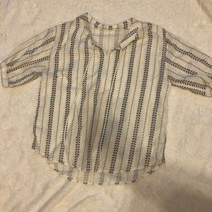 Beachy white/blue top